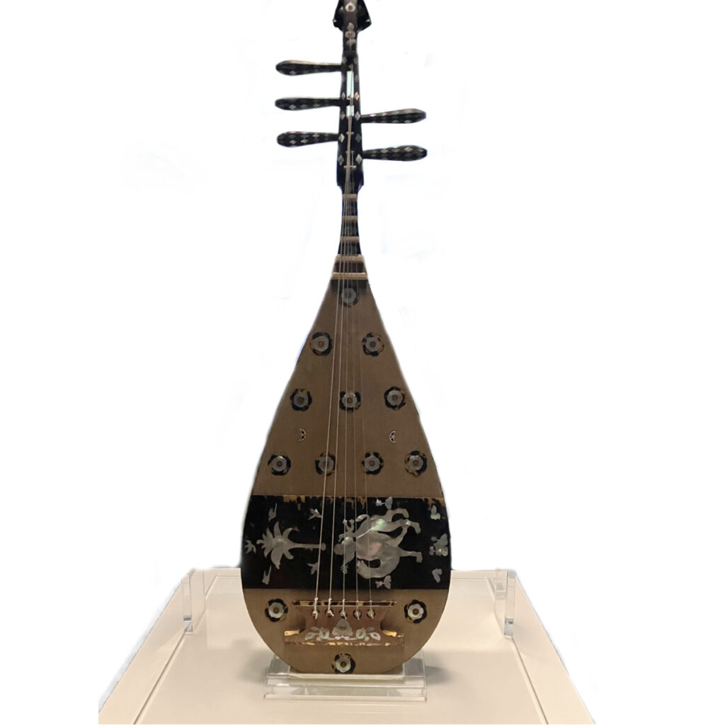 模造　螺鈿紫檀五絃琵琶